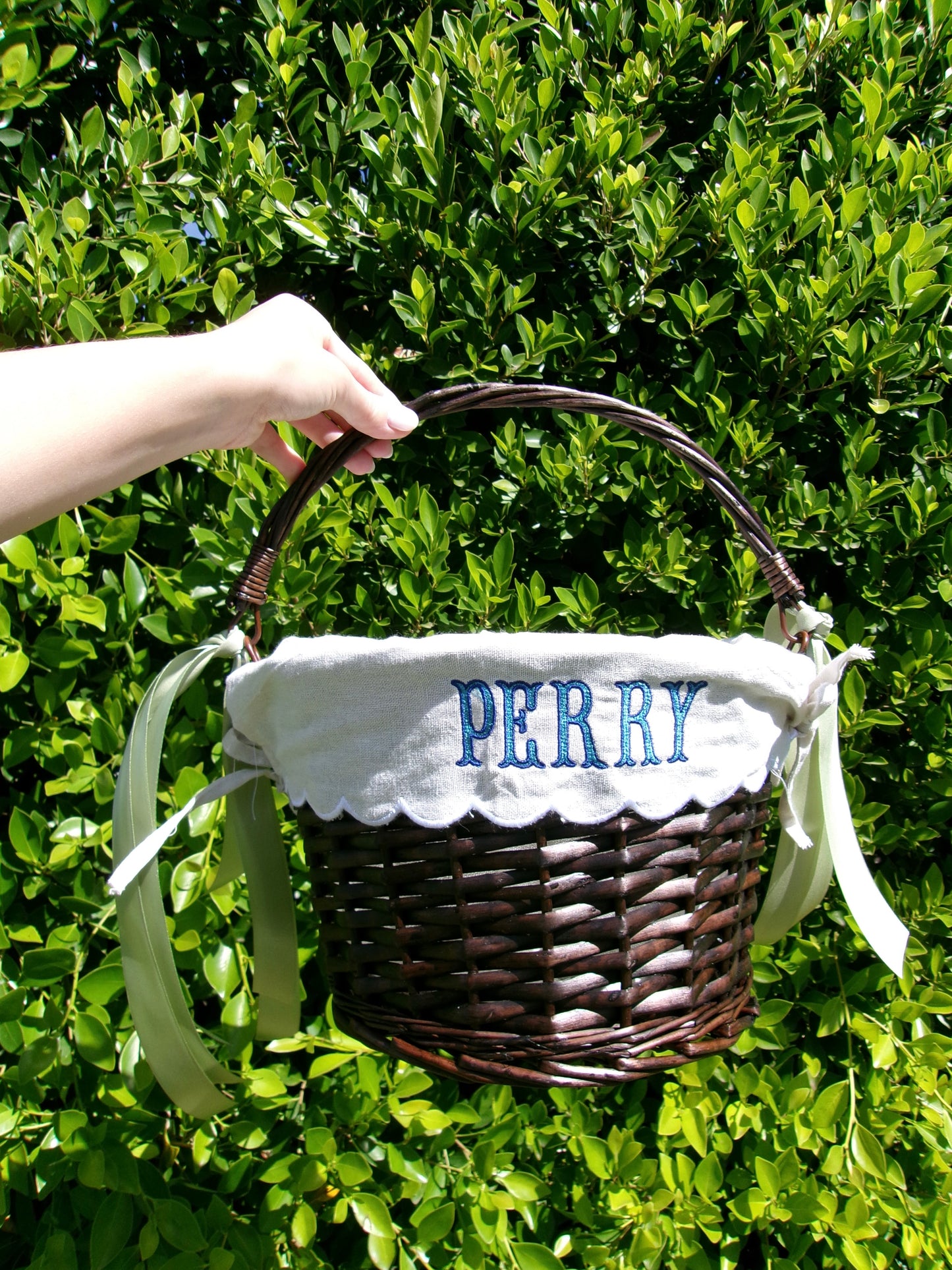Custom Round Easter Basket with Scalloped Liner